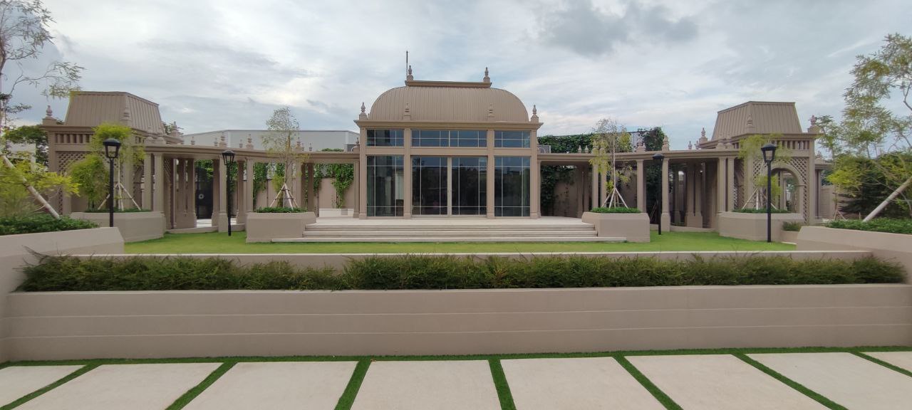 Fasad Clubhouse Melrose
